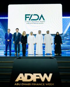 خالد بن محمد بن زايد  يعتمد إطلاق مجمّع التقنيات المالية والتأمين والأصول الرقمية والبديلة في أبوظبي