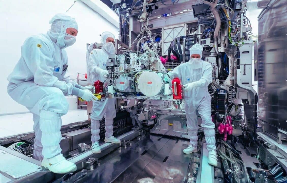 “مشروع مانهاتن” الصيني: كيف اقتربت بكين من كسر احتكار الغرب لصناعة الرقاقات الإلكترونية؟