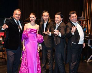 ليلة انتصار للموسيقى الكلاسيكية: أوبرا دبي تستضيف حفلاً استثنائياً لعيد الميلاد بتنظيم Berin Iglesias Art