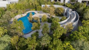 أرادَ ترسي عقوداً بقيمة 2.7 مليار درهم إماراتي لبناء مَسار 2 ضاحية الروضة بالشارقة