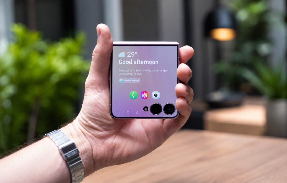 سامسونج تكشف عن هاتف Galaxy Z Flip 8 بتصميم أنحف وشاشة خارجية ذكية